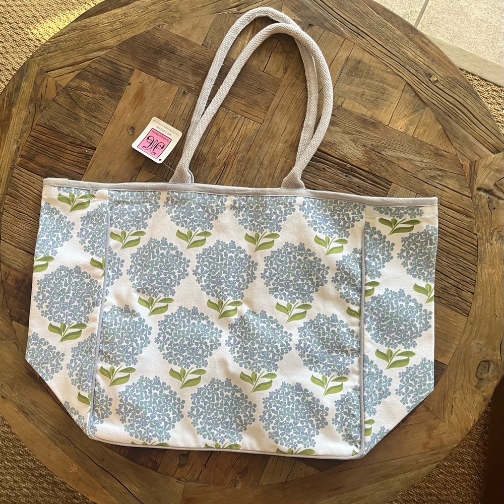 NWT Hydrangea Tote
